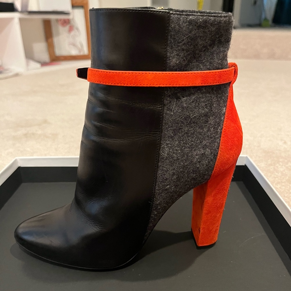 Hugo Boss Emerald Booties
